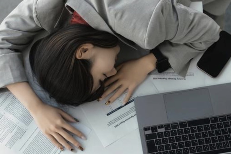 体の疲れよりも厄介なのが”脳の疲れ”