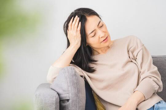 台風の日よりも「前日」の方が不調が出やすい？